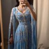 Robe traditionnelle bleue avec broderies argentées